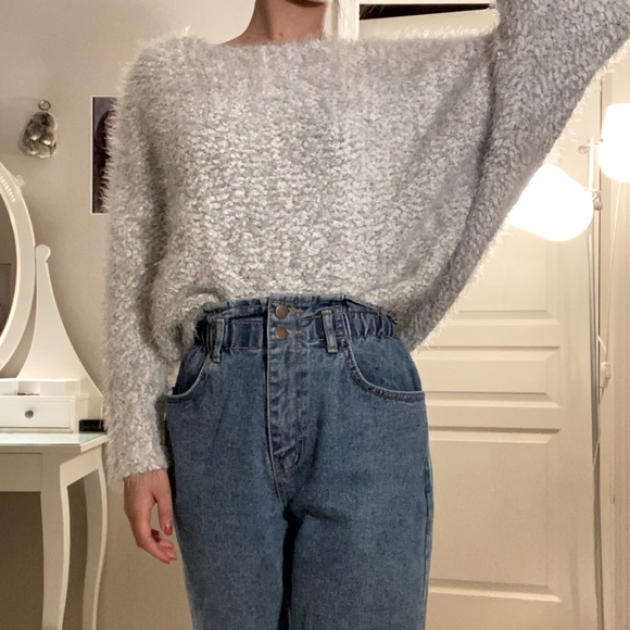 White-grey colored sweater (oversized sleeves) - Picture 2 of 7
